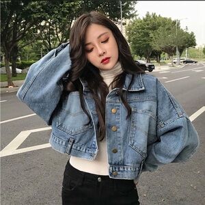 Cropped Denim Jacket 💙